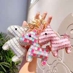 韓国のかわいいダイヤモンドの馬の子供の鍵は自動車のキーチェーンの女性のファッションのカバンのペンダントの小さい贈り物の卸売りを掛けます。
