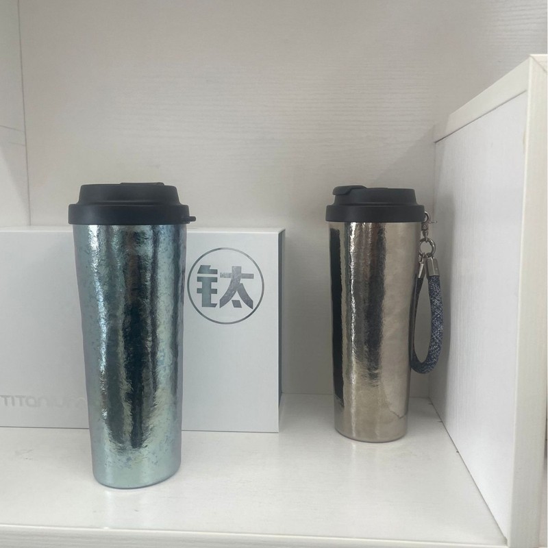 持ち手付き純チタン、純チタンコーヒーカップ、二層チタンカップ、保温・保冷、大容量ウォーターカップ、見栄えの良い片手開け蓋|undefined