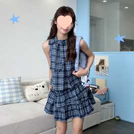 预售10天蓝色格纹无袖连衣裙子女夏季2025新款初夏穿搭荷叶边短裙