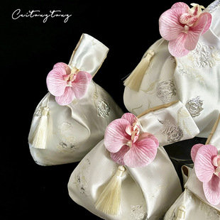 Gold Jacquard Phalaenopsis Tassel New Chinese Wrist Bag Wen Chuang Wedding housewarming gift hand gift packaging bag