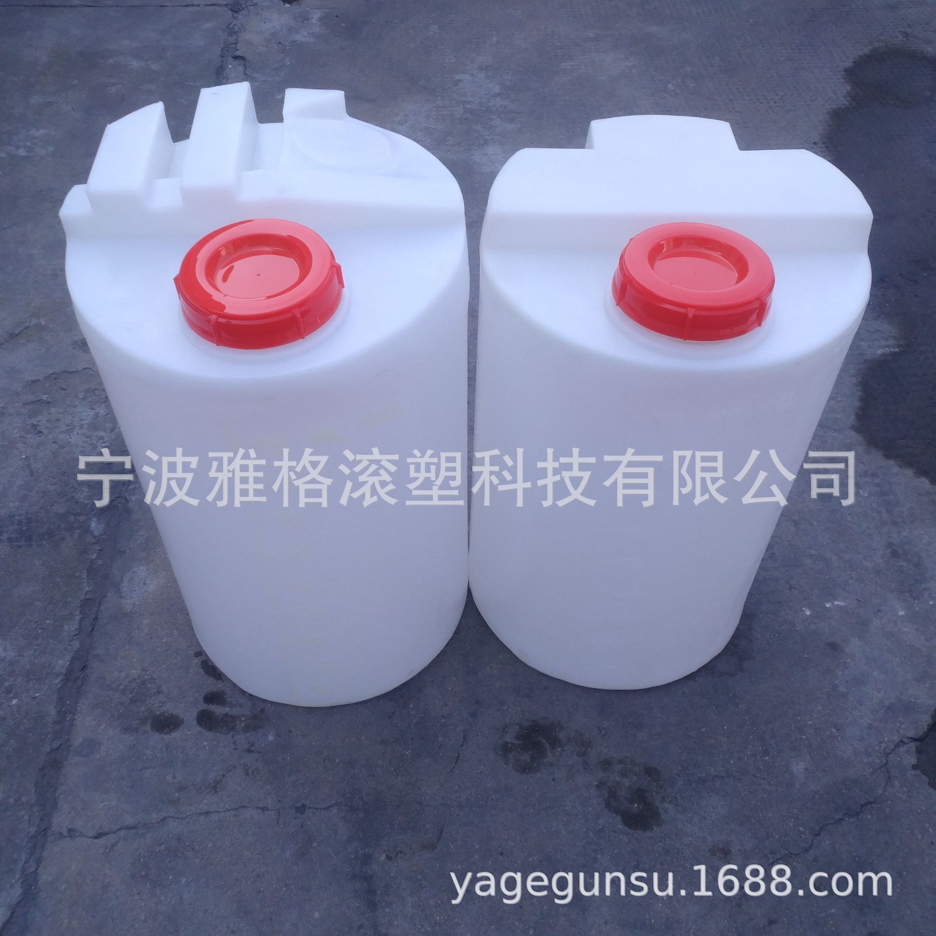 厂家供应100LPE加药箱 PAC搅拌桶  加药桶 可配电机搅拌装置