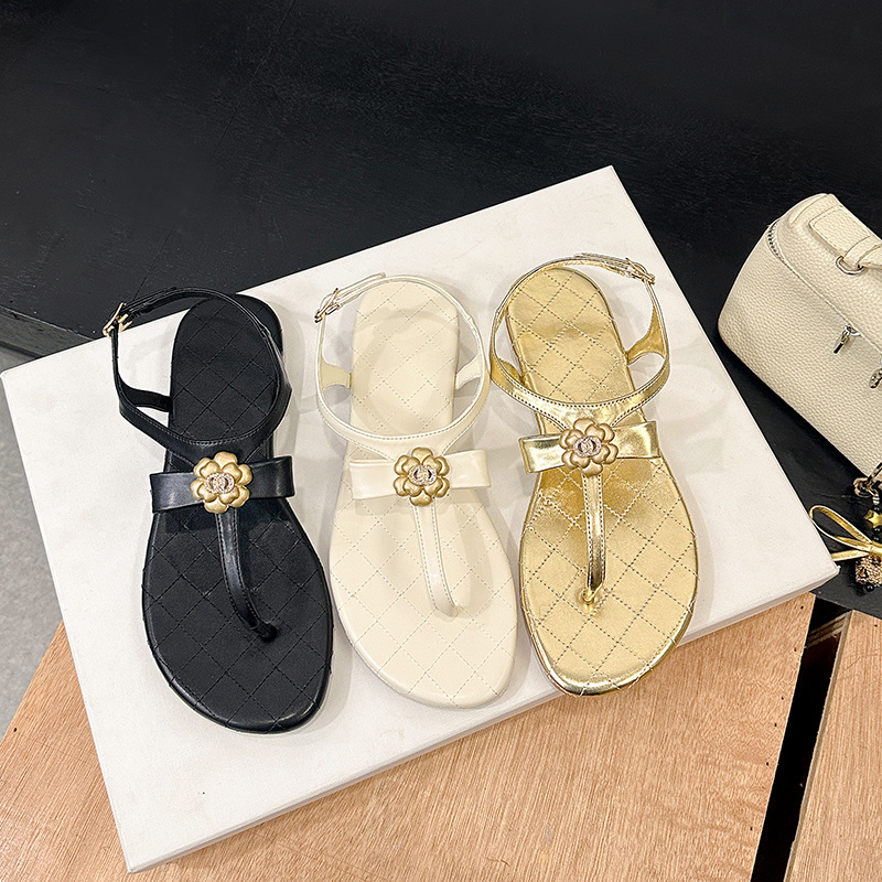 Sandalias planas tipo tanga con tiras finas y pedrería floral, estilo Chanel, como Moonlight Wonderland, para mujer.