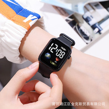 新款小方块防水手表青少年手表时尚地球LED学生电子手表现货批发