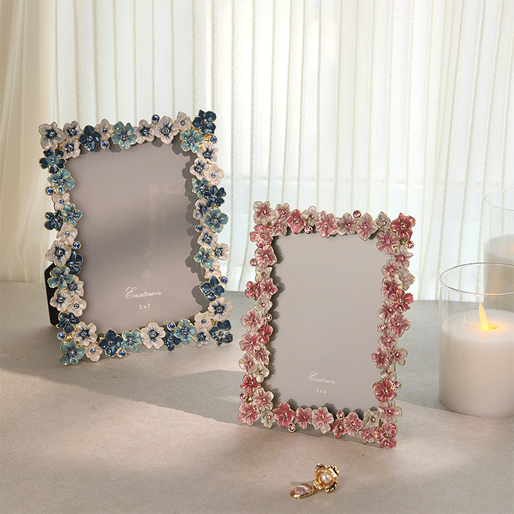 European-style Light Luxury Diamond-encrusted Photo Frame Table 6-inch French Flower High-end Romantic Creative Wedding Photo Frame European-style Light Luxury Diamond-encrusted Photo Frame Table 6-inch French Flower High-end Romantic Creative Wedding Photo Frame