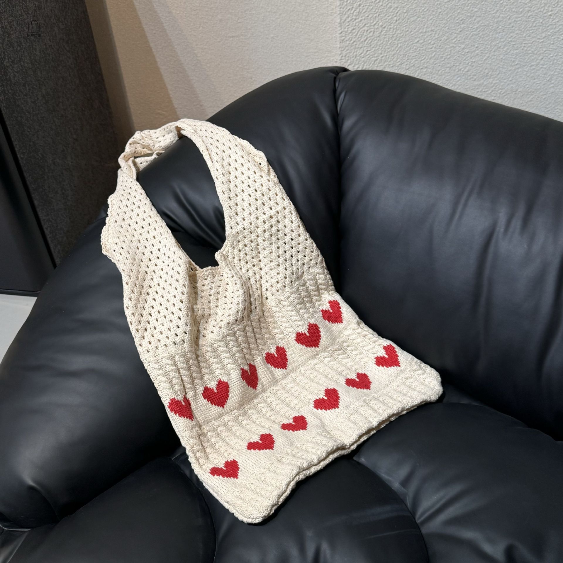 New Knitted Woven Love Women's Premium and Exquisite Woolen Handheld Shoulder Bag, Shopping Bag_voghion.com