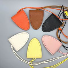 DIY ジュエリーアクセサリーバッグぶら下げ PU ライチレザー磁気ぶら下げネックメガネクリップ韓国スタイルロングサングラスバッグ