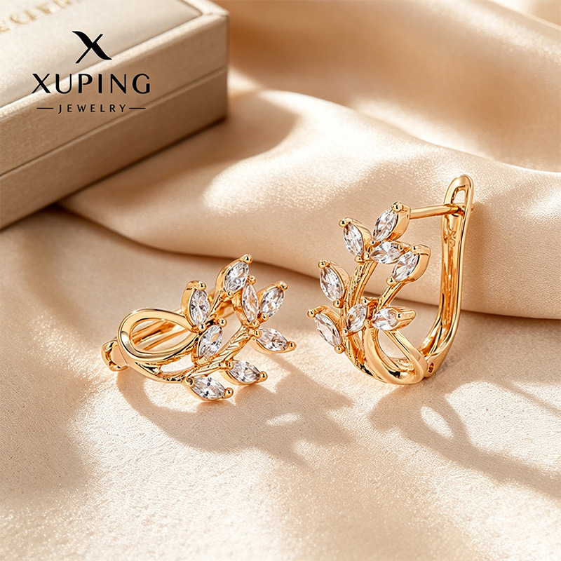 Xuping retro estilo ruso en forma de D aleación de cobre chapado 18k hoja de nicho de diseño pendientes transfronterizos pendientes para mujeres