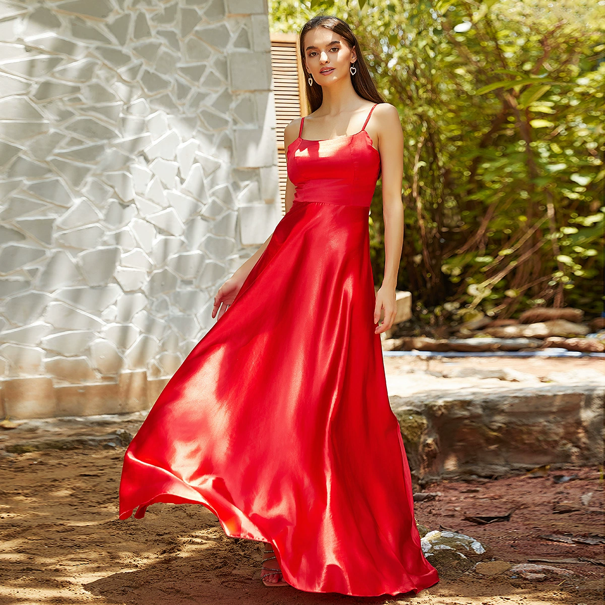 Long sexy red evening dress, European style, city style, Amazon, strap bra, for bridesmaid