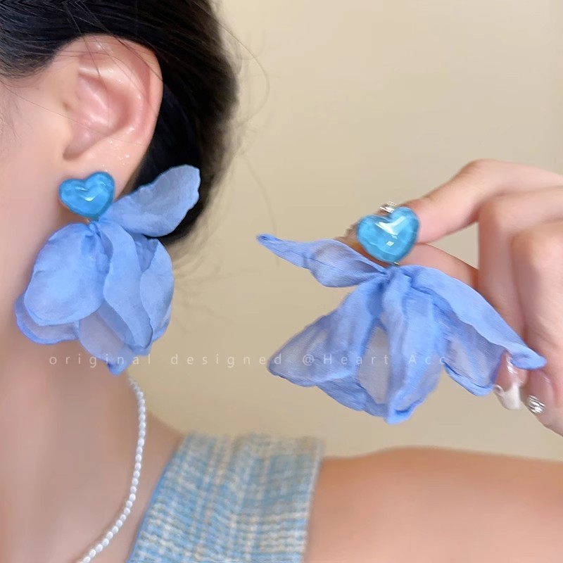 Blue love petal earrings