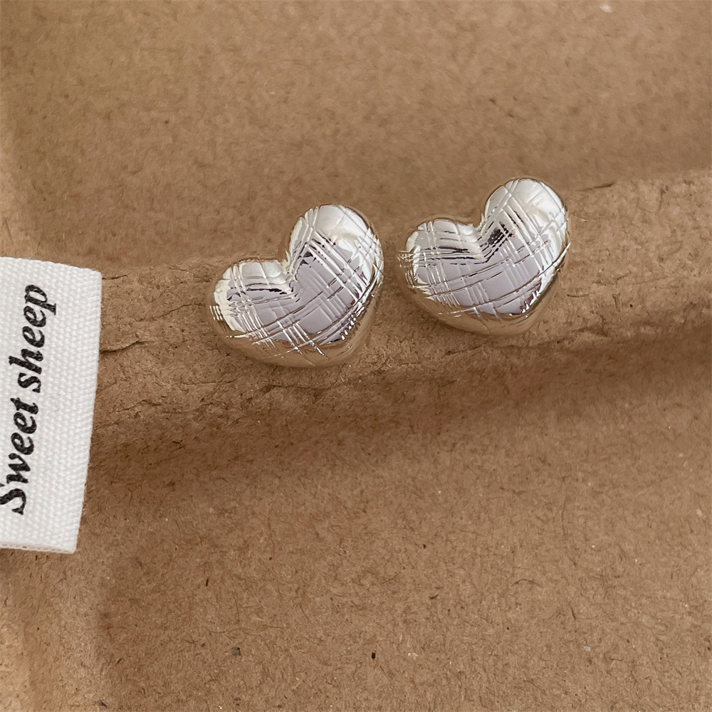Alloy Material 1 Pair Sweet Classic Style Heart Shape Plating Alloy Ear Studs