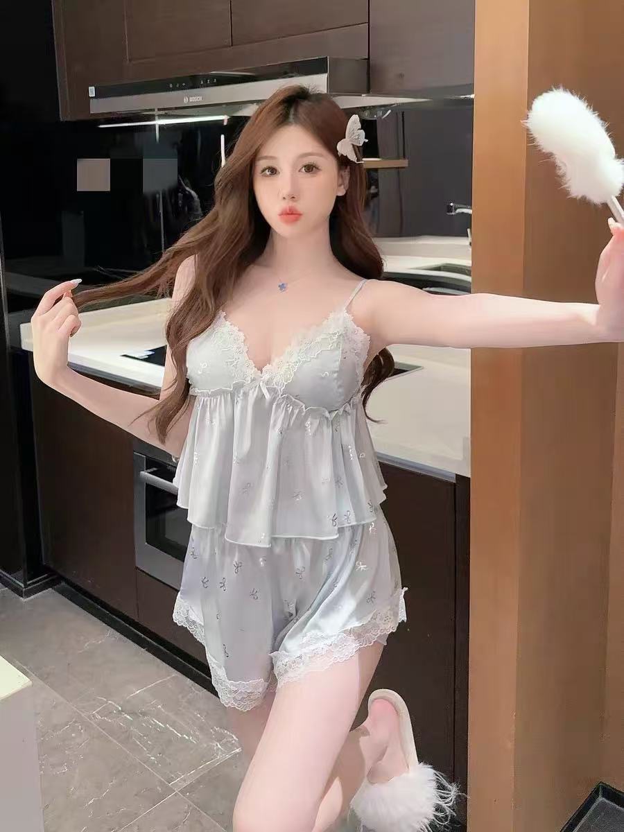 파란색 멜빵 + 반바지