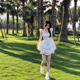 甜美小飞袖碎花连衣裙子女夏季法式初恋公主蓬蓬裙收腰小个子短裙