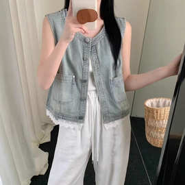 2025夏季韩版宽松减龄牛仔拼接蕾丝圆领双口袋马甲百搭无袖外搭女
