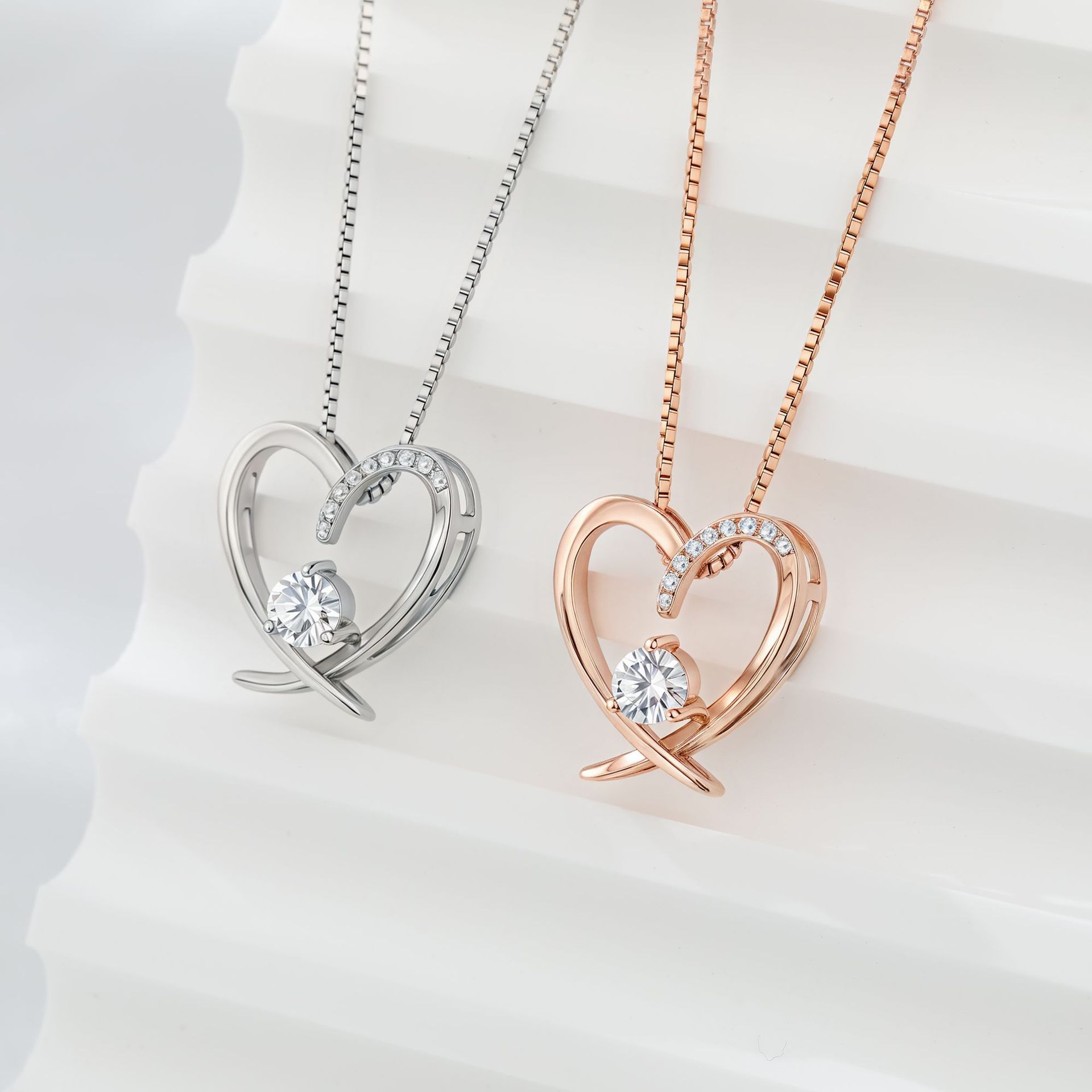 Comercio exterior europeo y americano transfronterizo s925 plata de ley amor en forma de corazón colgante de diamantes collar simple y ligero fábrica de lujo venta directa al por mayor