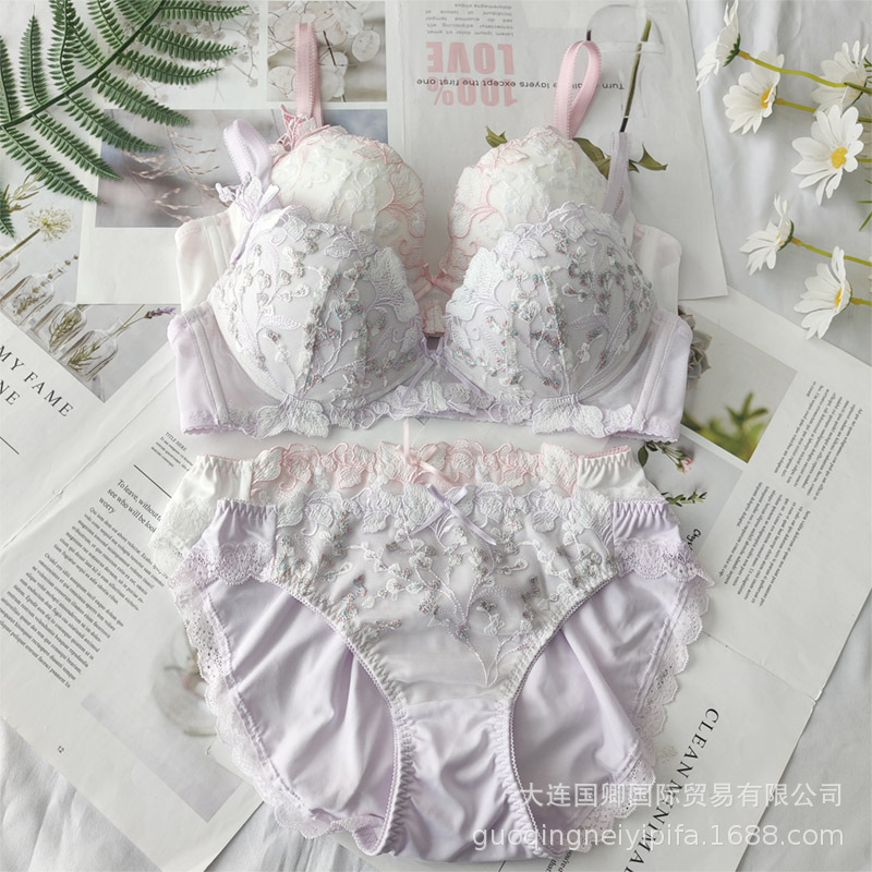 Season's New No Steel Ring Upper Thin Lower Thick Lace Small Fresh Japanese Underwear Panties Women's Bra suit