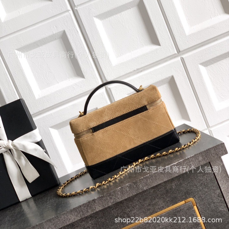 2025 New Luxury Style Quilted Chain Bag Women's Genuine Leather Shoulder Crossbody Bag Versatile Lunch Box Bag Evening Bag Handbag - Thumbnail 8