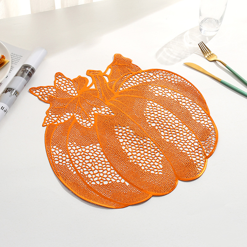 跨境万圣节餐厅装饰PVC南瓜餐垫欧式烫金节日主题防水隔热桌垫
