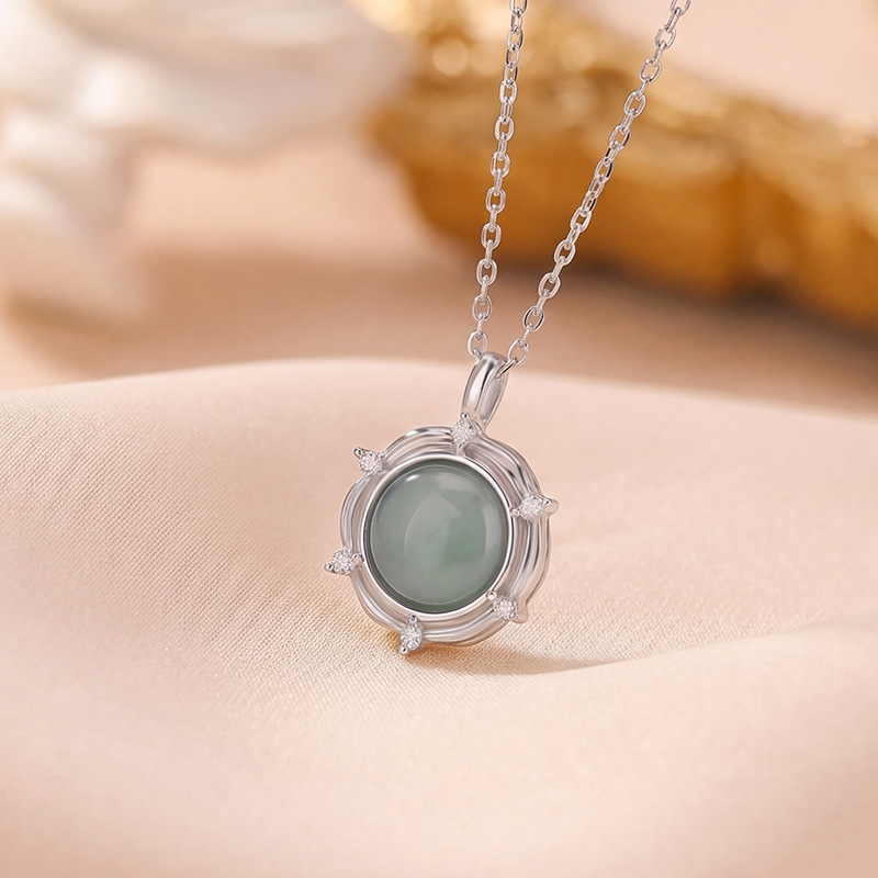 Dây chuyền bạc S925 mặt ngọc lục bảo tròn cạnh sóng, thiết kế đòn xương đòn sang trọng (kèm chuỗi) — Bộ chuỗi