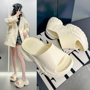 Wearing Sandals and Slippers for Women Summer New Arrival Fashionable New Arrival Indoor Home Non-Slip Platform High Heel Slides for 2025