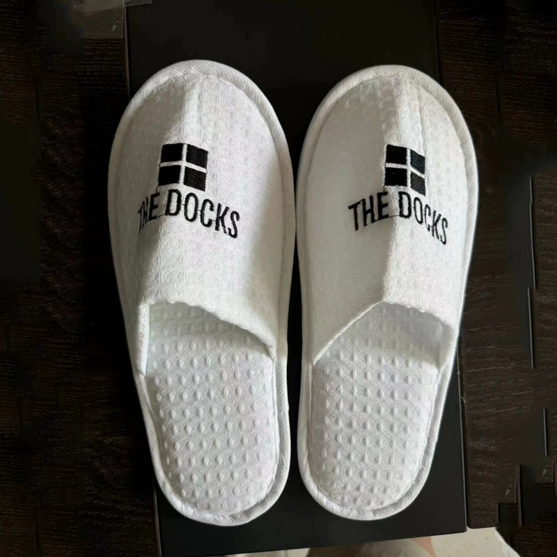 Одноразовые тапочки для отеля