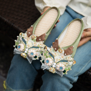 ���D��չ���ֹ�2025��Ь�¿���L����ʽ���^Ь�͹�������˴�Ů