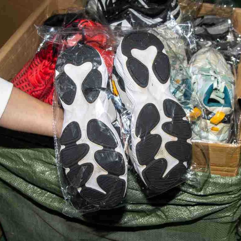 二手鞋品牌鞋国际足球鞋used vintage brand shoes跨境出口秘鲁