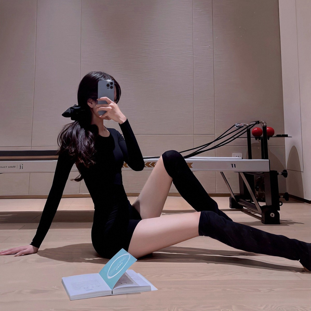 Long-Sleeved One-Piece Yoga Suit for Women with Chest Pad, One-Piece Pilates Training Suit, One-Piece Fitness Suit, Autumn Sports Shorts