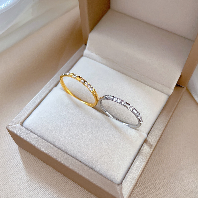 Golden Plated Plating Material Rhinestones Inlay Material Rings Classification Simple Style Circle Titanium Steel Polishing Rhinestones Rings