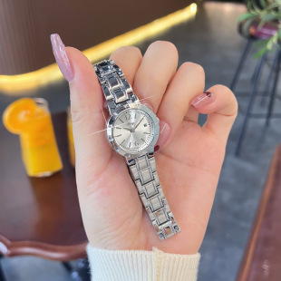 �nϵ�՚vС���p�����e䓎�ʯӢ��W���r�К��|Ůʿ���һ�����l