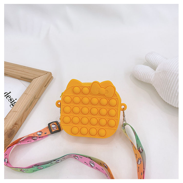 Children's Silicone Bag 2021 New Creative Decompression Small Bag Coin Purse Candy Color Messenger Bag display picture 13