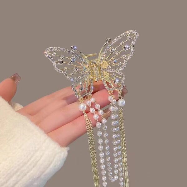 crab pin with butterfly with tassels pearl