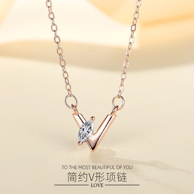 S925 collar de plata esterlina letra V simple collar al por mayor nicho femenino diseño sentido joyería clavícula cadena ins estilo frío