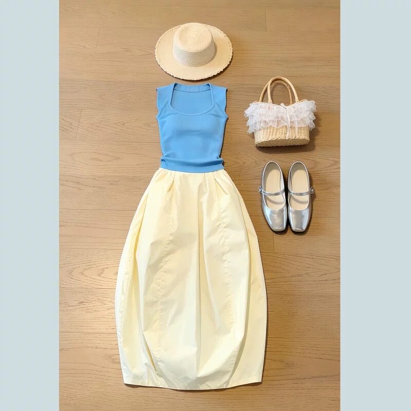 In stock, French resort-style blue camisole top for women, elegant high-waisted slimming skirt set In stock, French resort-style blue camisole top for women, elegant high-waisted slimming skirt set