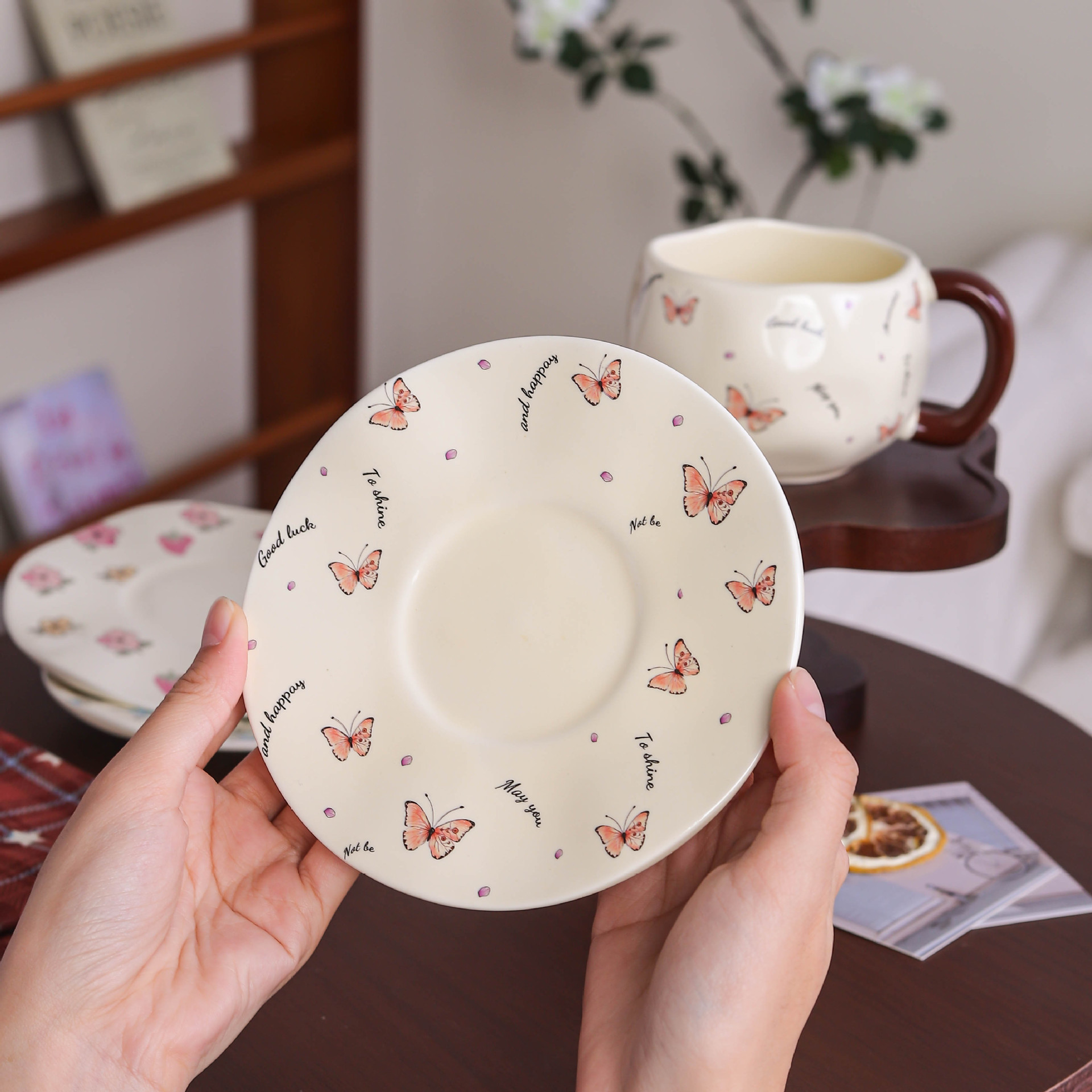 Luxury Ceramic Mug With Aesthetic Design For Afternoon Tea_voghion.com