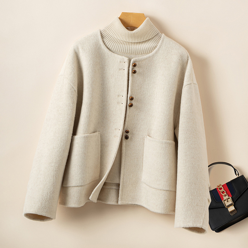 New Autumn and Winter Style Small Round-Neck Pure Wool Woolen Coat for Women, Short Loose-Fitting Slimming Woolen Coat in a Chanel Style