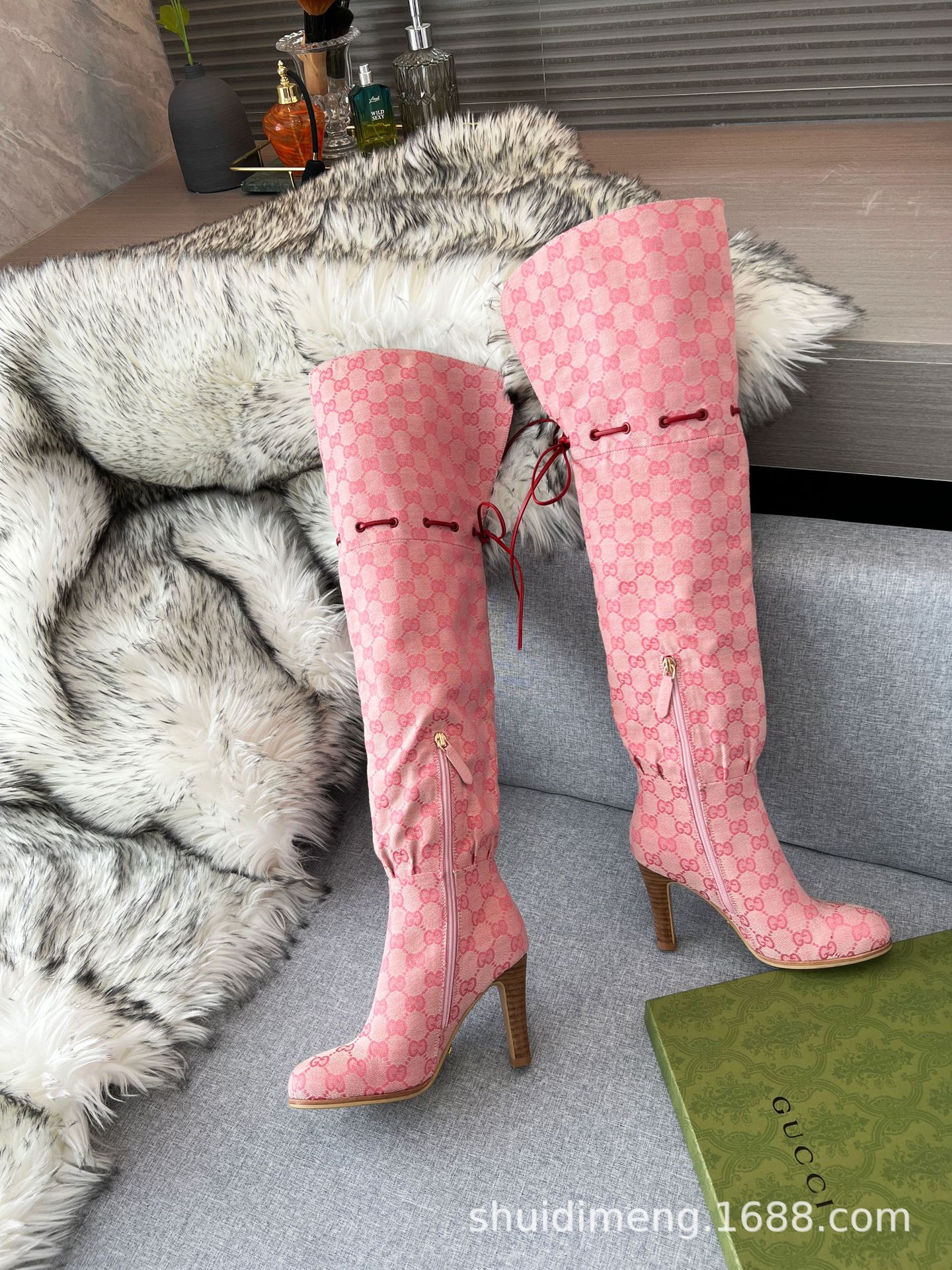 핑크 천 가죽 바닥