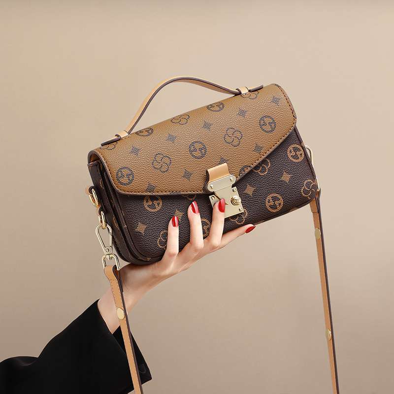 2026 New Women's Bag Autumn Crossbody Bag Small Chain Handbag High-End Luxury Small Square Bag Bags