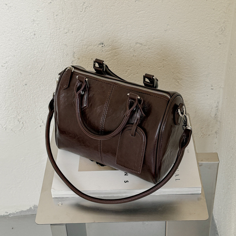 Elegant retro handbag Boston bag 2026 new model women's commuter shoulder crossbody bag large capacity pillow bag