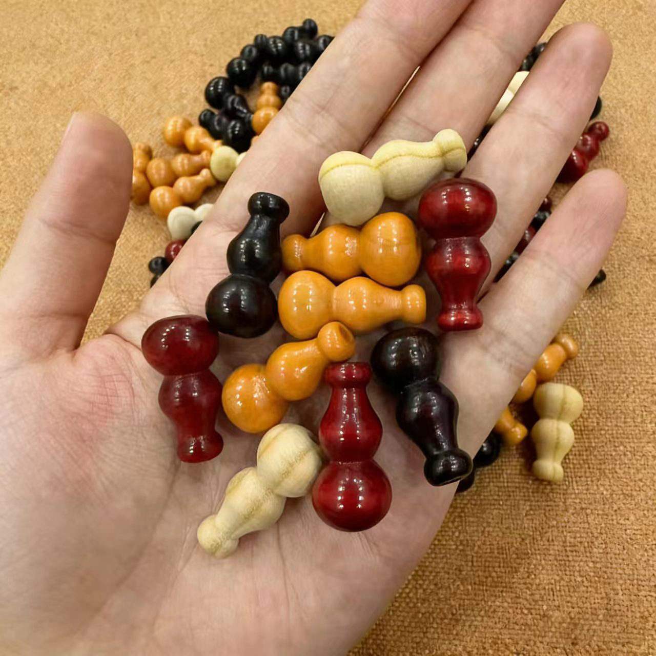 厂家直供批发大小真桃木葫芦门帘玄关隔断帘小葫芦挂饰配件散珠子