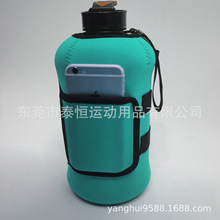 2.2L保护套水瓶水壶塑胶潜水料材质颜色款式可定制加印图案logo