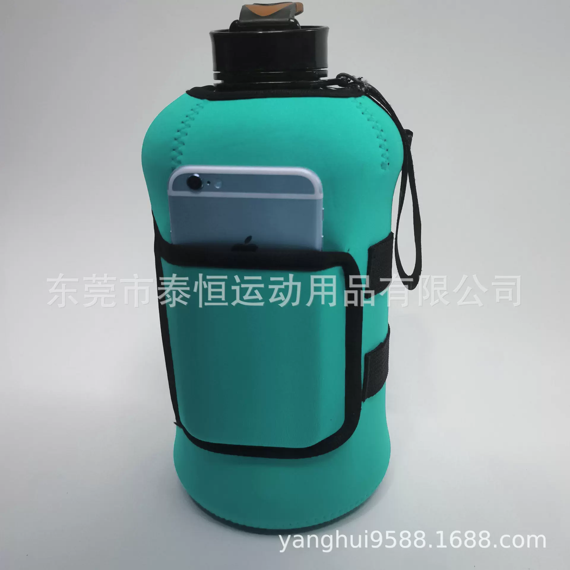 2.2L保护套水瓶水壶塑胶潜水料材质颜色款式可定制加印图案logo