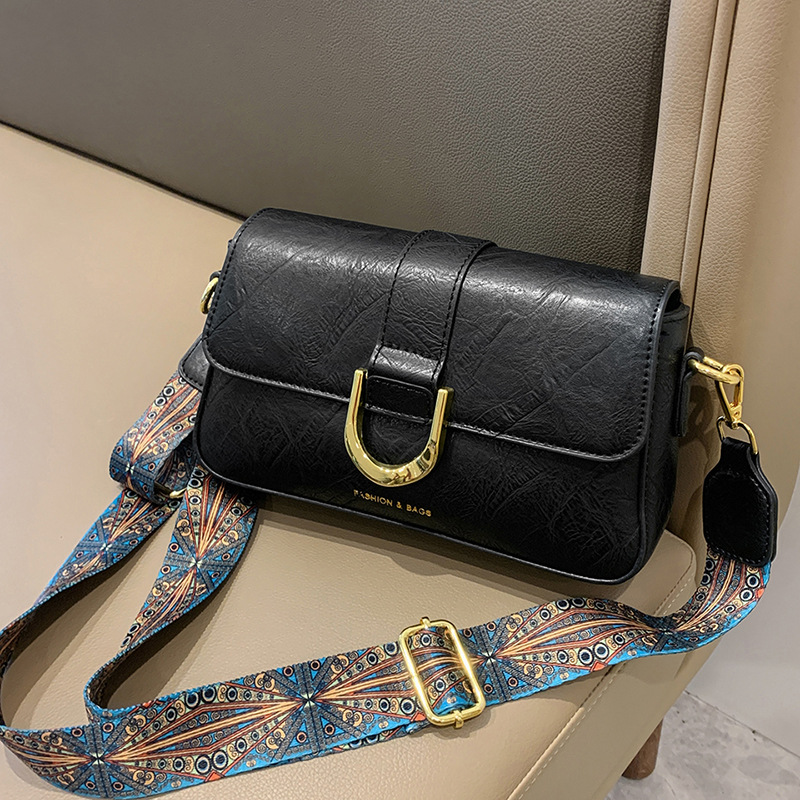 Shoulder Bag 2023 New Arrival High Quality Fashion Versatile Horseshoe Buckle Wide Shoulder Strap Ladies Messenger Bag_voghion.com