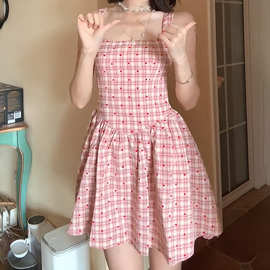 夏季新款设计感韩系甜美连衣裙俏皮少女感格纹A字裙收腰吊带裙女