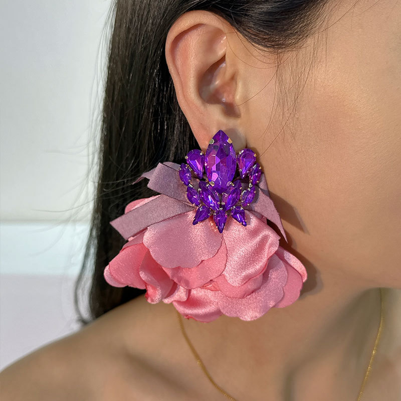 Diseño Original Flor Tela Hecho A Mano Embutido Piedras Preciosas Artificiales Mujeres Pendientes display picture 1