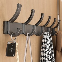 メーカーはハンガーの壁に壁掛けのフックを提供しています。