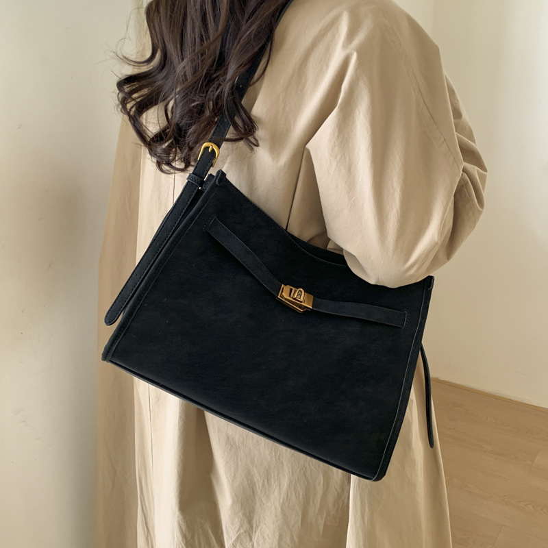 Otoño y invierno bolso de mochila de mujer de gran capacidad 2025 nuevo retro viaje bolsa de mano casual versátil bolso de hombro bajo la axila image 4