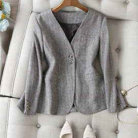 飒爽新造型~人字纹夹彩点V领长袖三粒扣微阔羊毛西装外套女秋冬