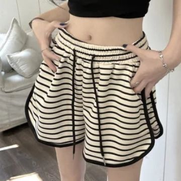 Casual Sports Shorts Women's Summer Korean-style Black and White Striped Stacks All-match Outer Wear Hot Pants Factory Direct Foreign Trade Casual Sports Shorts Women's Summer Korean-style Black and White Striped Stacks All-match Outer Wear Hot Pants Factory Direct Foreign Trade