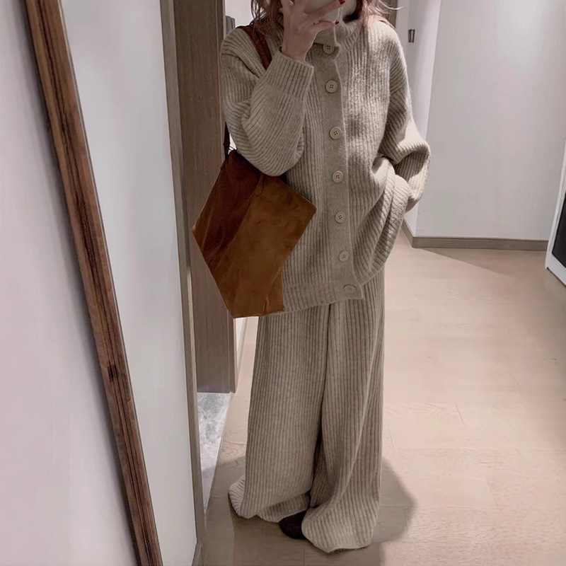 Maternity Lapel Knitted Two-Piece Set 2025 Autumn and Winter New Thickened Loose Lazy Sweater Cardigan Wide Leg Pants Set Maternity Lapel Knitted Two-Piece Set 2025 Autumn and Winter New Thickened Loose Lazy Sweater Cardigan Wide Leg Pants Set