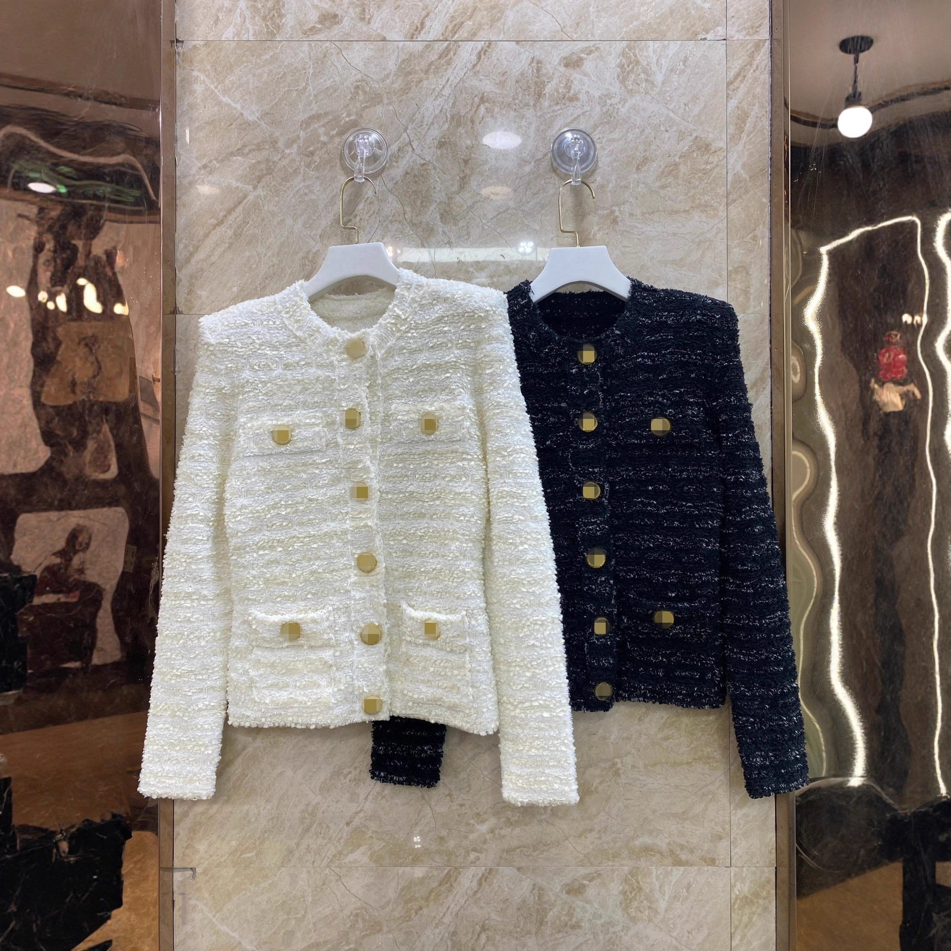 深圳南油新款气质小香风甜美时尚显瘦圆领单排金扣粗花羊毛呢外套